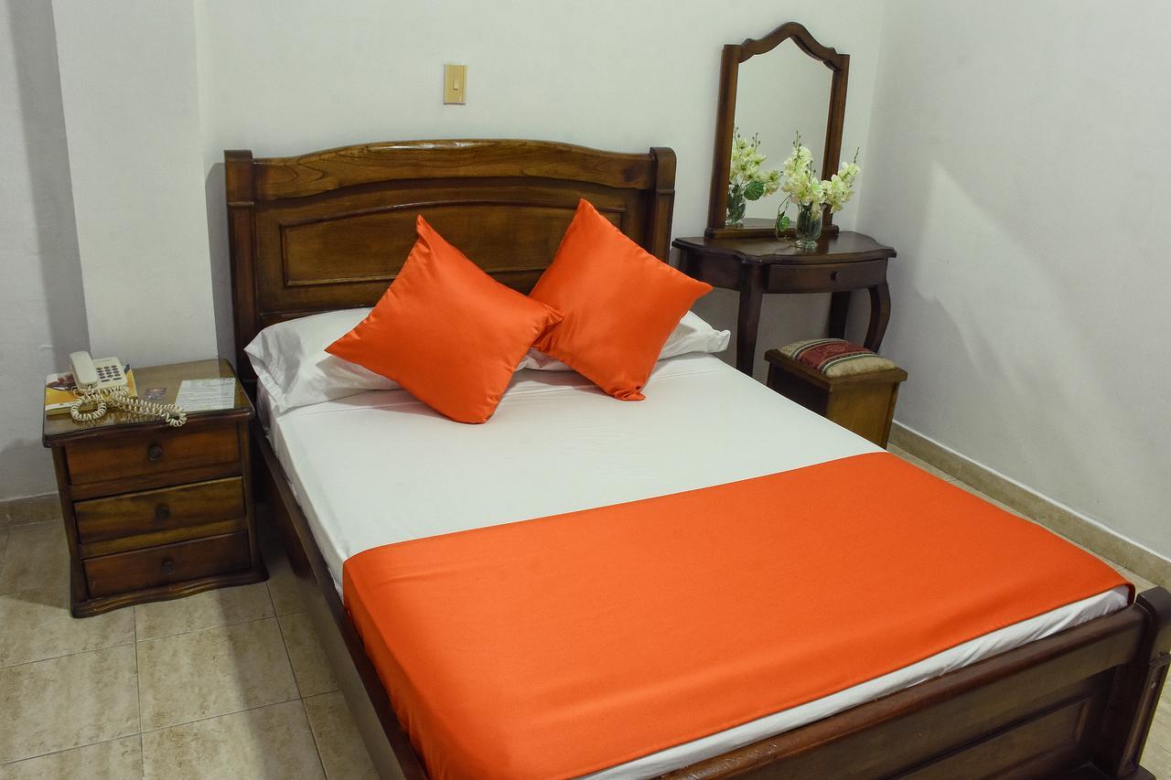 Hotel El Lago 2 Pereira Extérieur photo