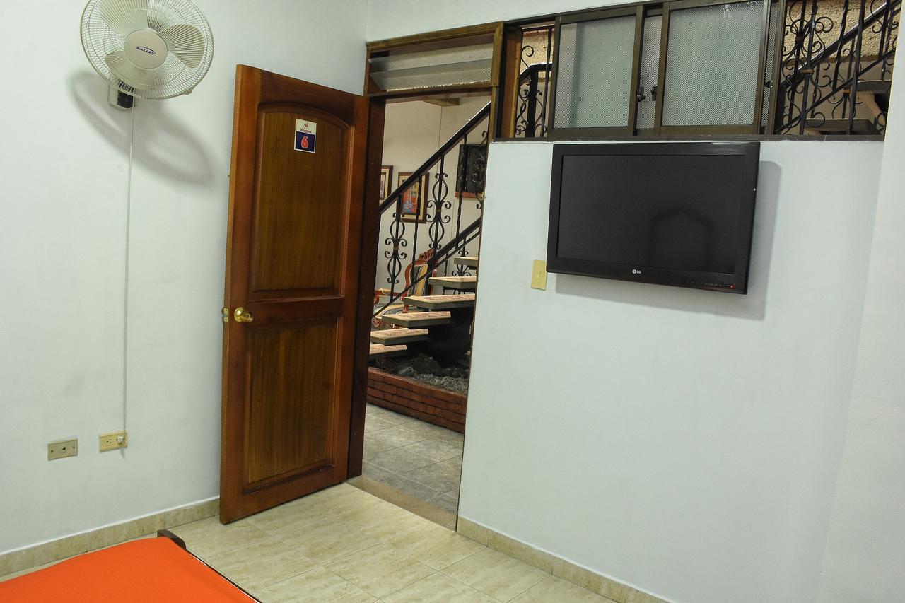 Hotel El Lago 2 Pereira Extérieur photo